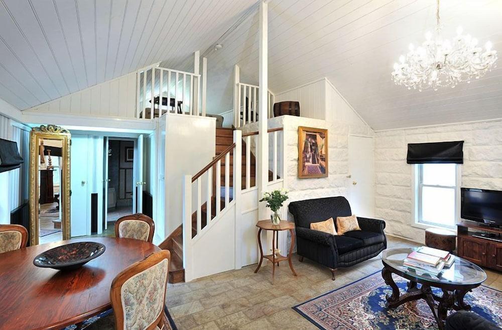 A Loft In The Mill Boutique Accommodation Olinda Bagian luar foto